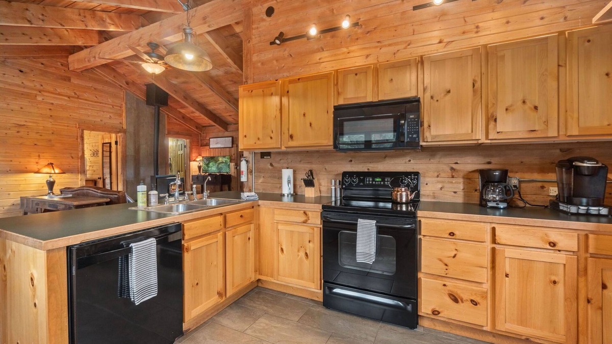 Fort Collins Cabin | Rustic and Charming Creek-side Cabin in Pleasant Valley, 15 min from Ft. Collins