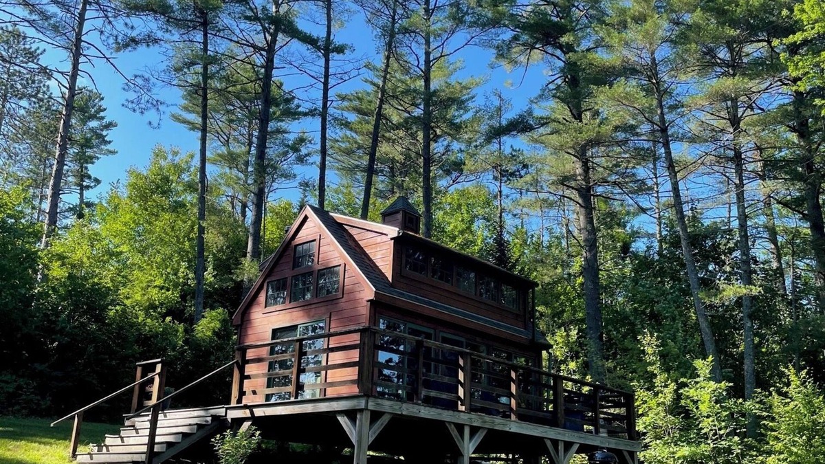 Belgrade Cabin | Rustic and Sustainable mini Cabin