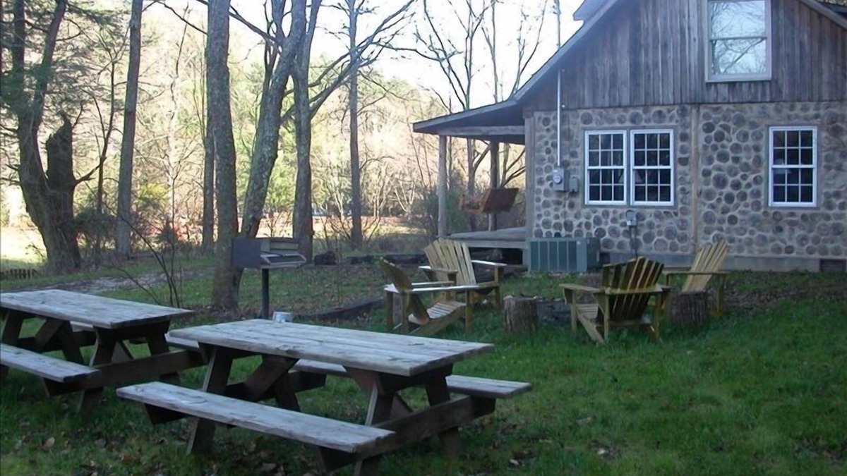 Butler Cabin | Rustic and unique Mountain vacation cabin no cleaning fees