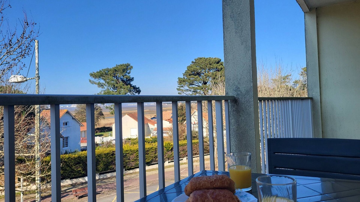Saint-Brevin-l'Ocean Apartment | Rustic apartment near beach and water sports base, parking included