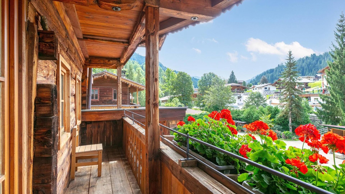 Muhlthal Apartment | Rustic apartment, only 100m to the ski bus