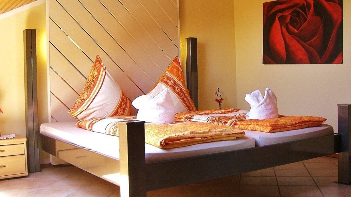 Allensbach Apartment | Rustic apartment with a garden