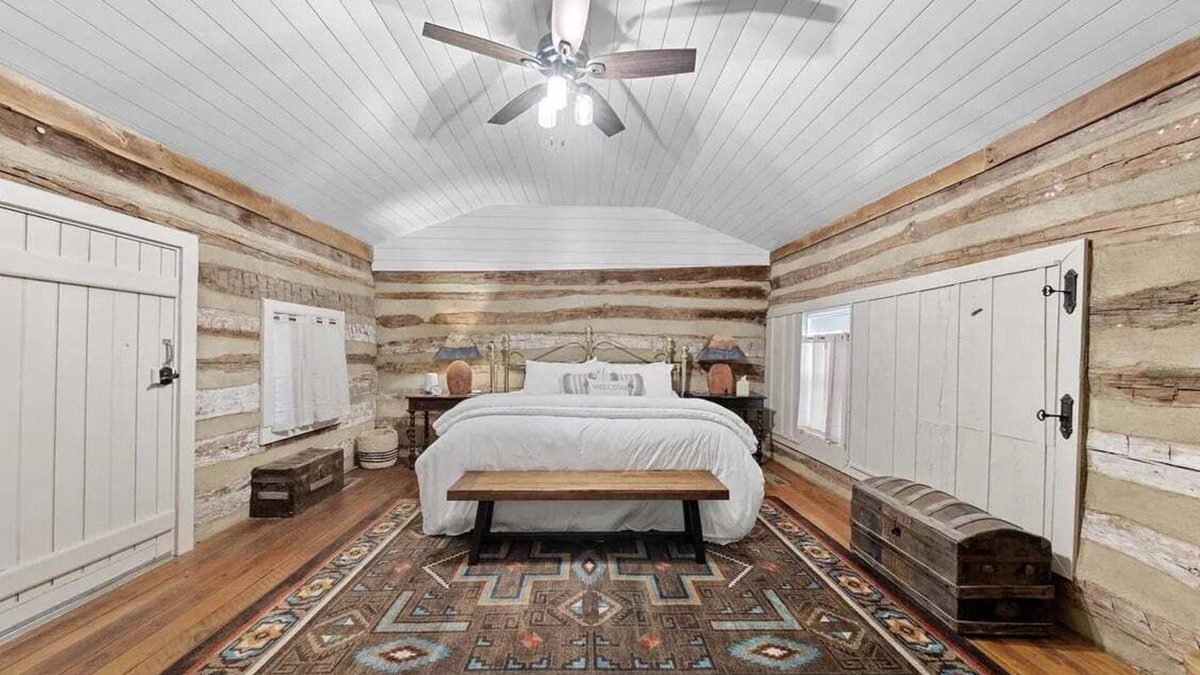 Augusta Cabin | Rustic Augusta Cabin by StayLage