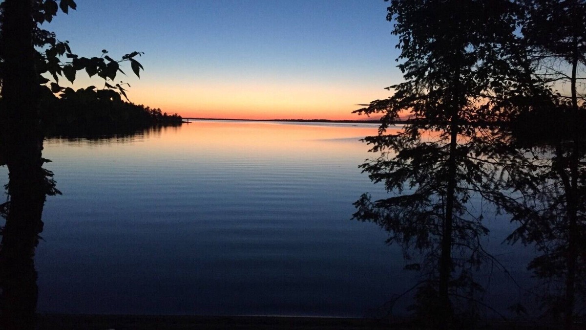 Rainy River District Cabin | Rustic Beach Cabin on Rainy Lake, Fort Frances Ontario