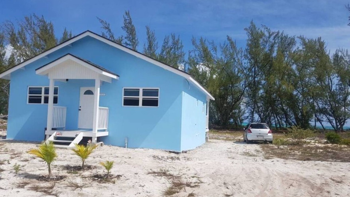 Middle Caicos Cottage | Rustic Beachfront Escape in Bambarra