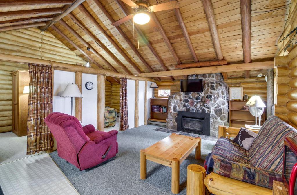 Puposky Apartment | Rustic Bemidji Cabin with Boat and Lake Access!