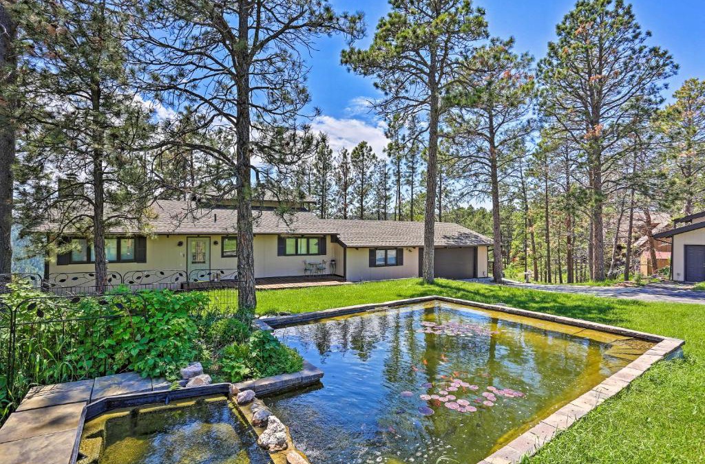 Colonial Pine Hills House | Rustic Black Hills Retreat with Expansive Views