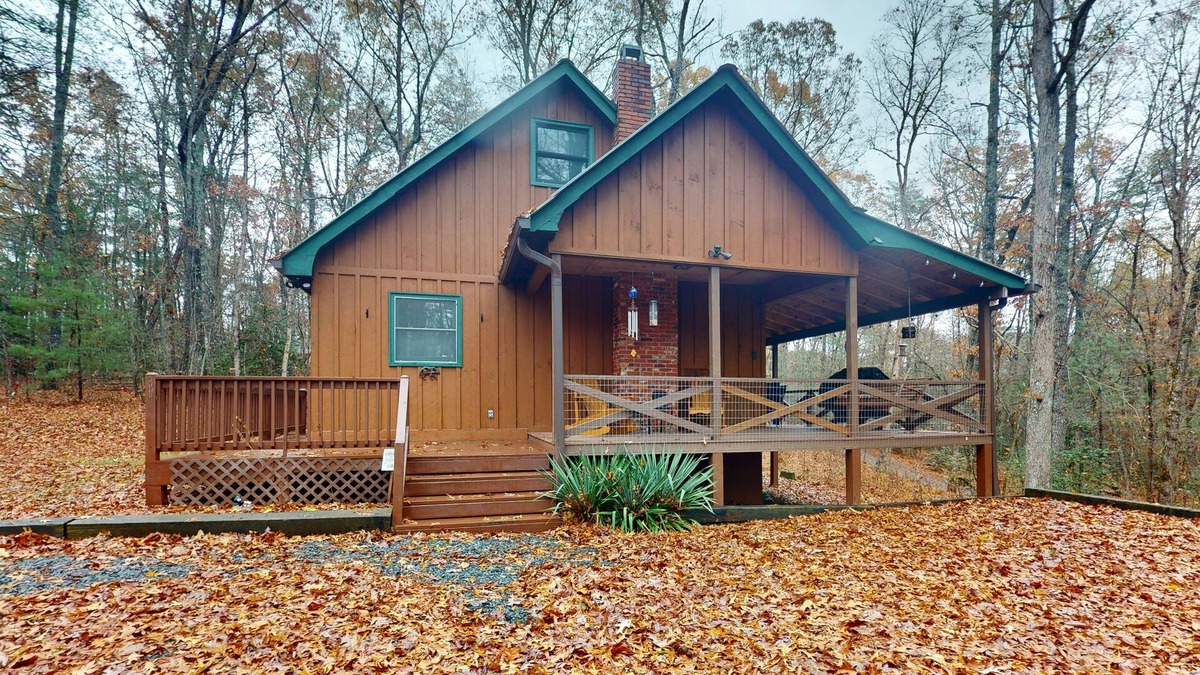 Epworth Cabin | Rustic Blue Ridge Cabin with Porch, Central AC and Gas Fireplace