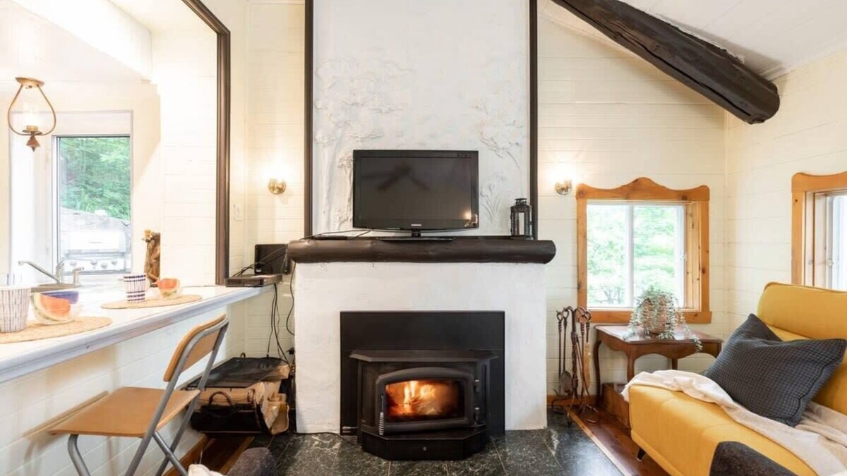 St-Adolphe-d'Howard House | Rustic charm, lake/beach access