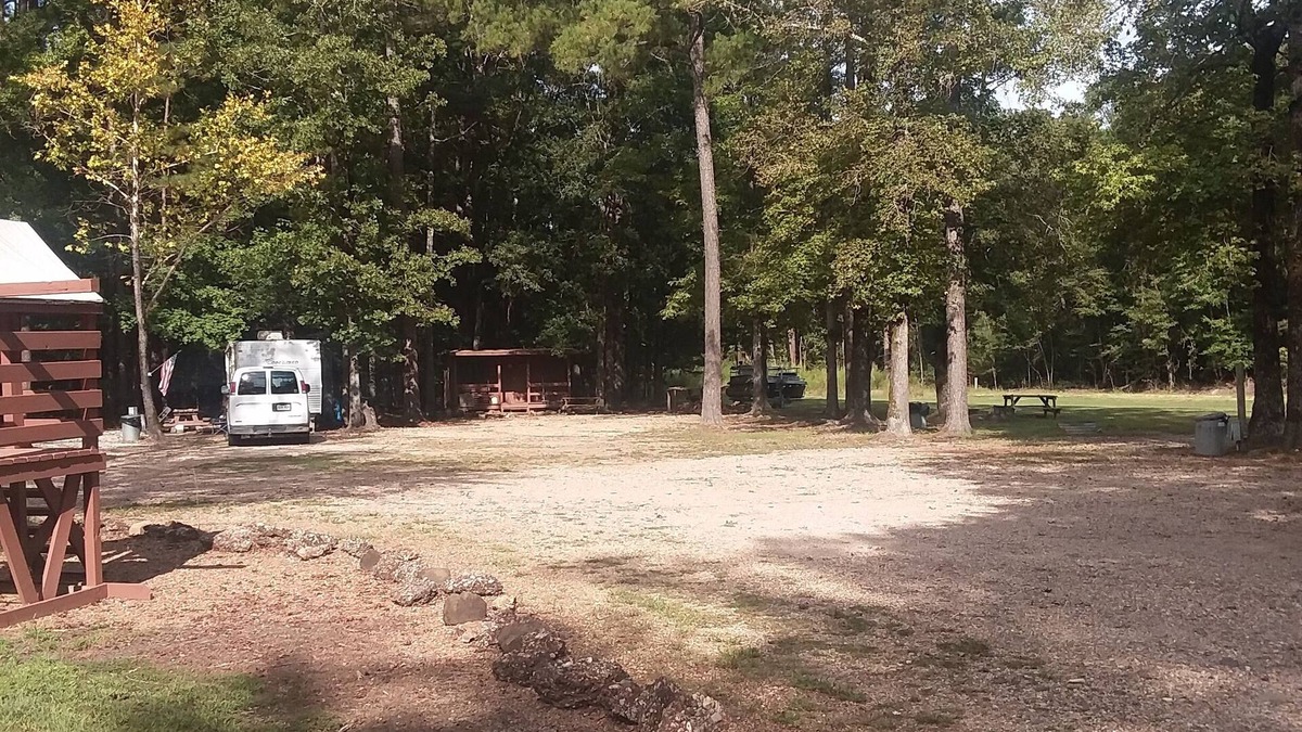 Murfreesboro House | Rustic Cabin 3 .