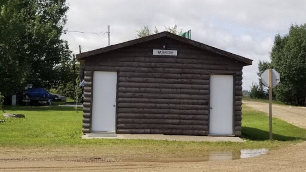 West Central Saskatchewan Cabin | Rustic Cabin at Delaronde Resort - Cabin #5