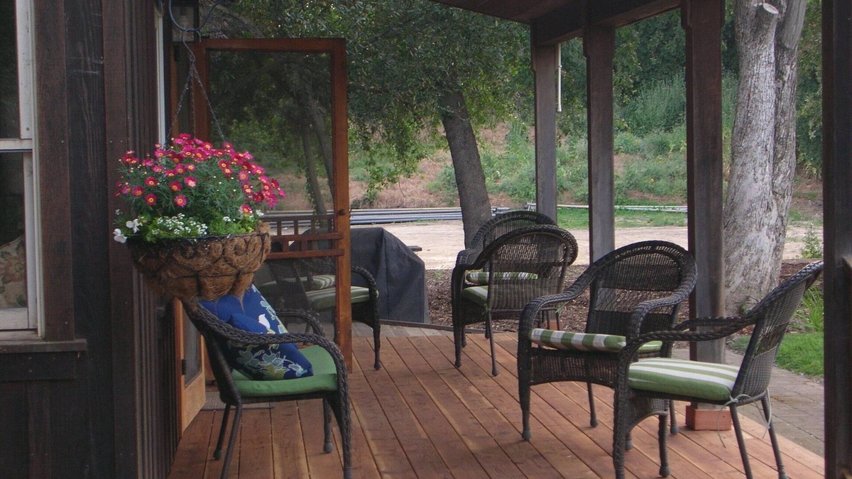Walnut Grove Cabin | Rustic Cabin + Glamping Tent at Vineyard Retreat on Grand Island in Delta