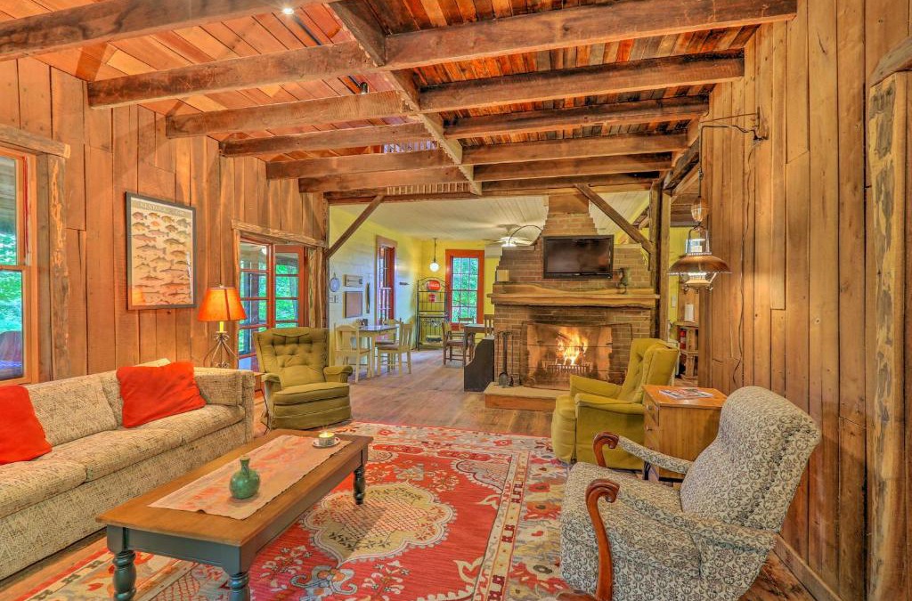 Burlington House | Rustic Cabin in the Woods 2-Acre Fishing Pond!