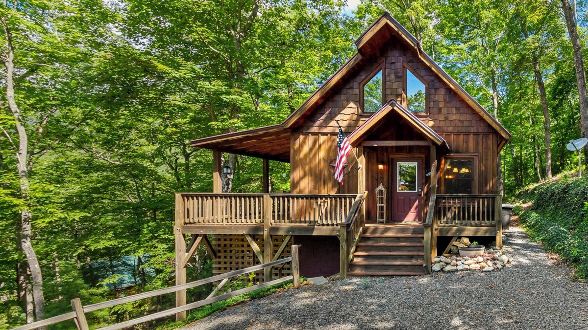Murphy Cabin | Rustic Cabin just outside of Murphy, NC with beautiful mountain views!