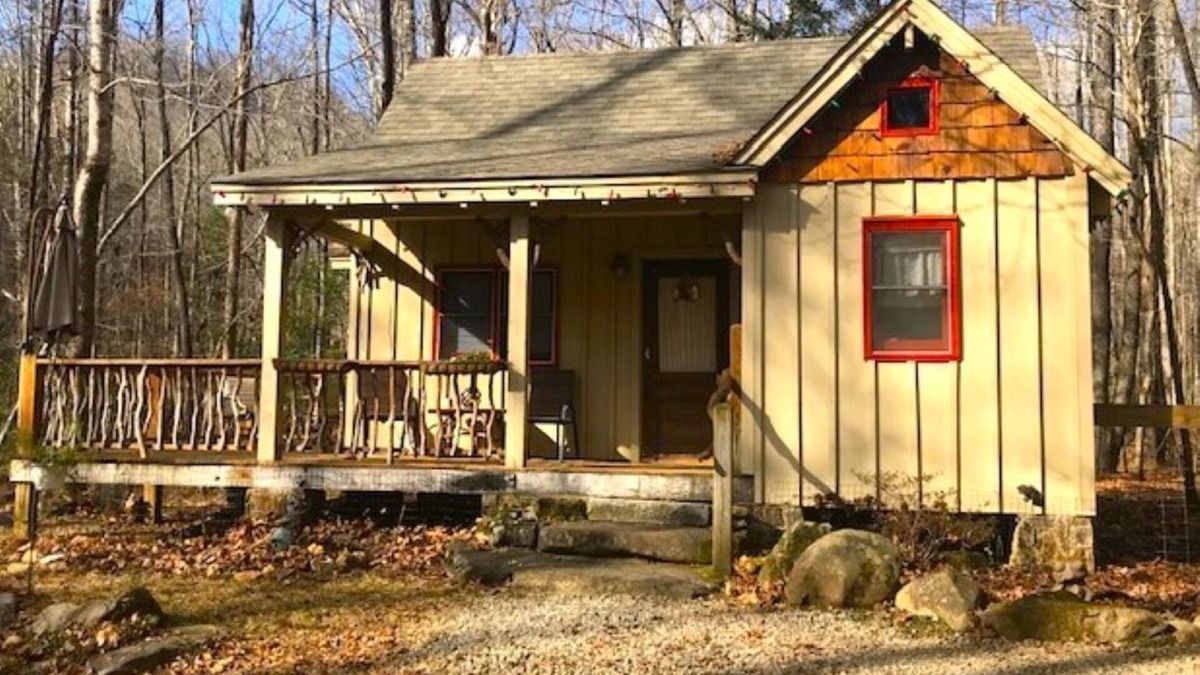Cleveland Cabin | Rustic Cabin minutes From Table Rock State Park