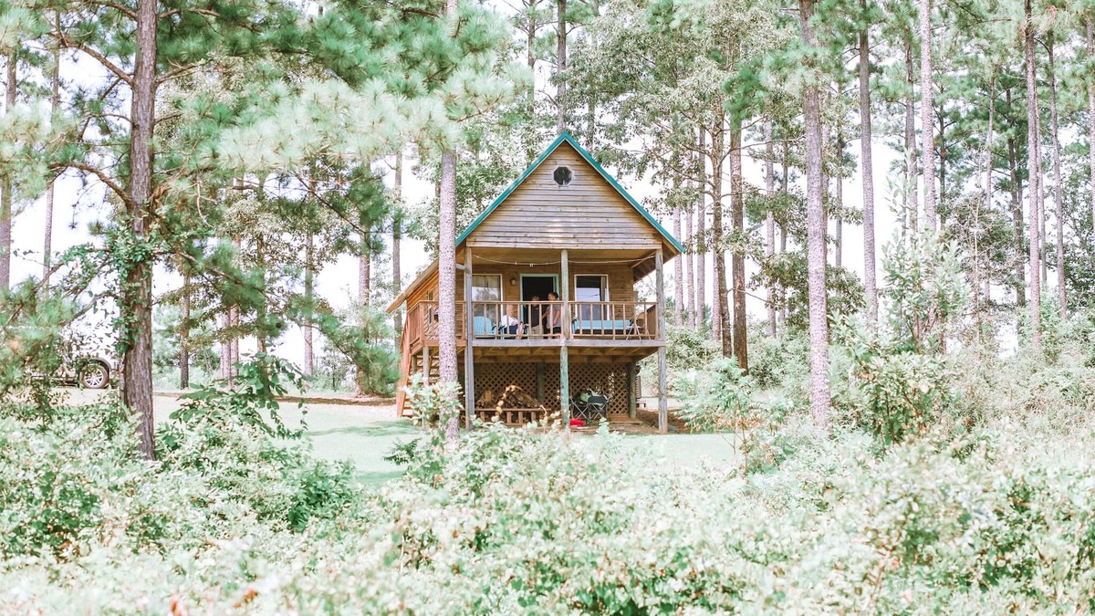 Lucedale Cabin | Rustic Cabin Overlooking Private 48 acre Bass Fishing Lake