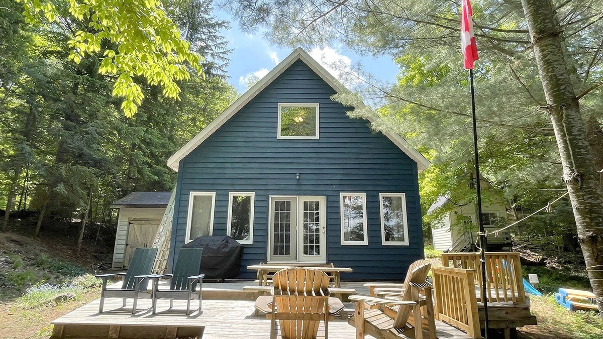 Lake of Bays Cottage | Rustic-Chic Cottage on Quiet Camp Lake