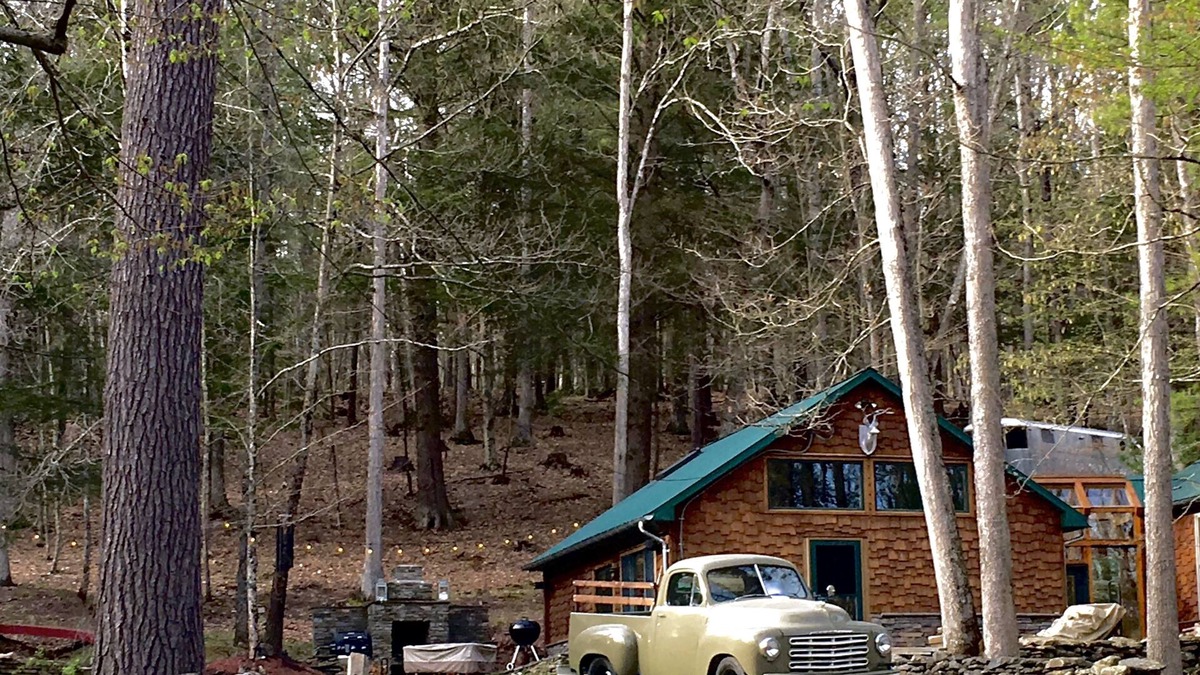 Damascus Cabin | Rustic chic cabin just minutes away from the Delaware