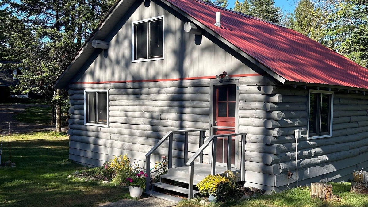 Clam Lake Cabin | Rustic Clam formally known as "Lakeview".A Cozy Log Cabin Getaway