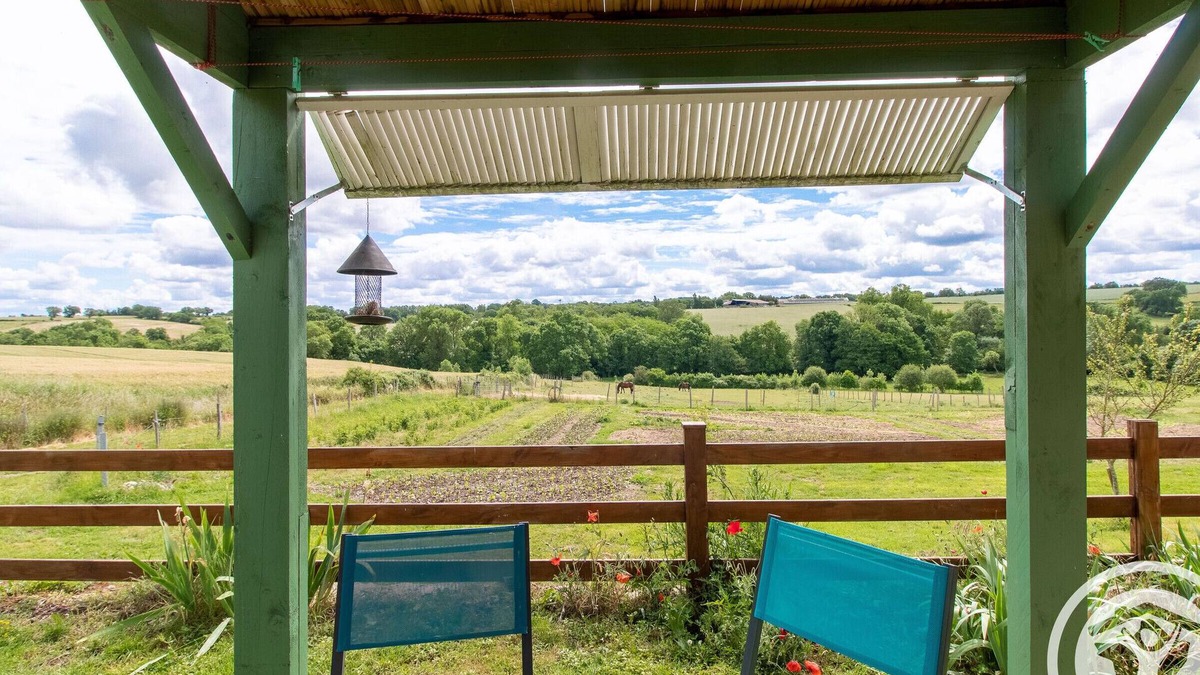 Montilliers Cottage | Rustic cottage with 2 bedrooms, nature, pets allowed, wifi and parking