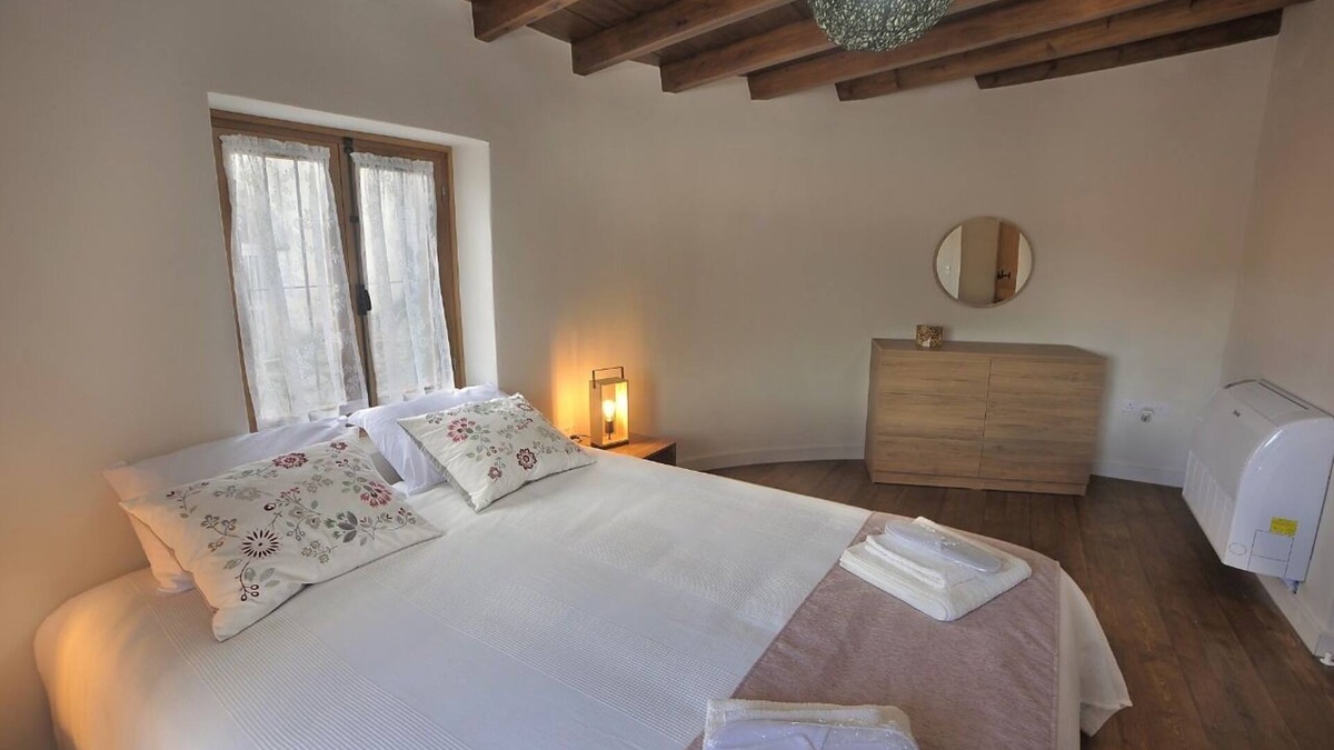 Agios Theodoros Cabin | Rustic Heritage Suite