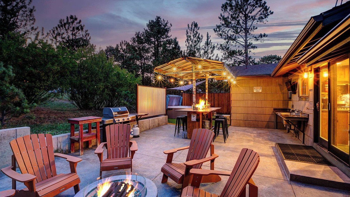Estes Park House | Rustic Dream Cabin - Premier Home with hot tub & fire pit!
