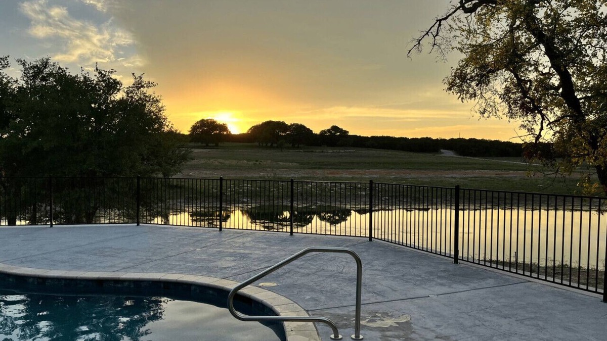 Nemo House | Rustic Elegance-Premier Lakeview Ranch Villa at Twin Canyons Longhorn Ranch