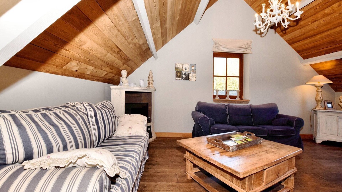 Ennal House | Rustic holiday home in Halleux