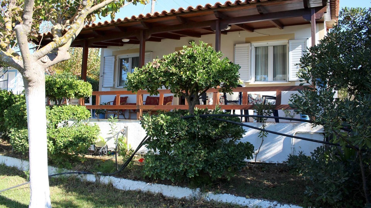 Skafidia House | Rustic holiday house directly at the beach, garden, terrace | Ilia, Peloponnese