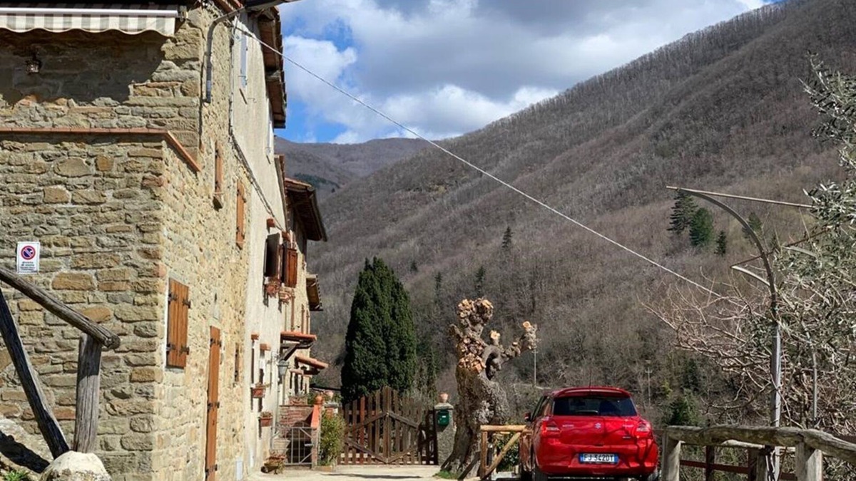 Bivio Pozzo House | Rustic House in Reggello with Garden and Patio