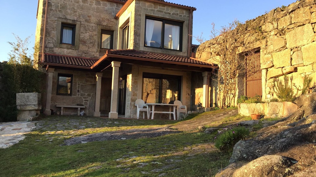 Carnota House | Rustic house with land 250 meters from the beach