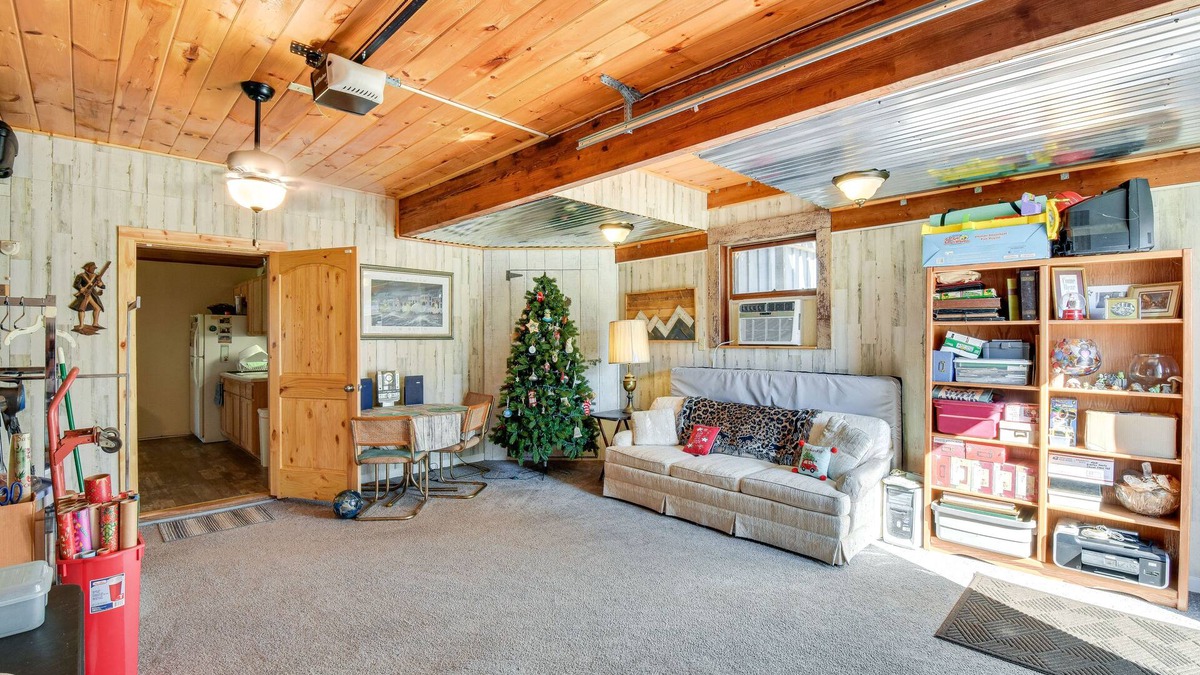 Arcade Apartment | Rustic Jefferson Retreat w/Fire Pit: Near Athens!