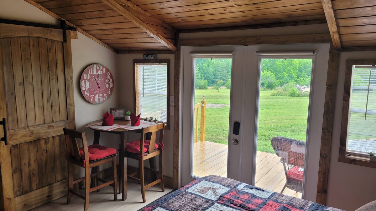 Landrum Cabin | Rustic King Guesthouse with Firepit and Panoramic Mountain Views