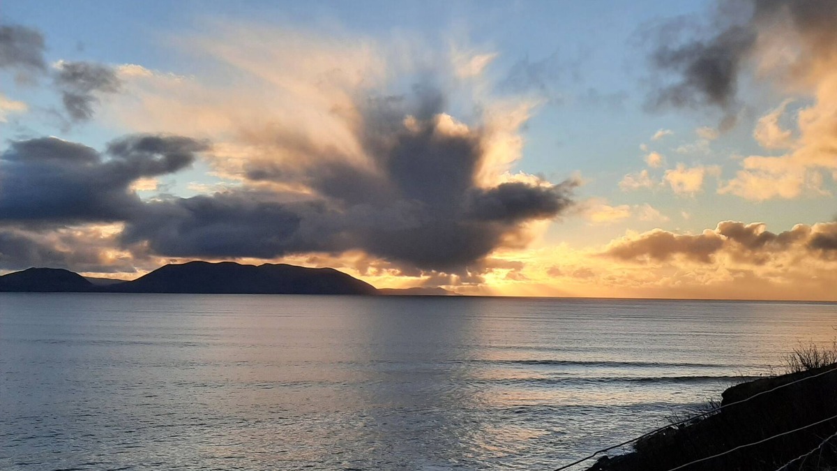 Ventry House | Rustic loft apartment right at the begining of the Slea Head drive
