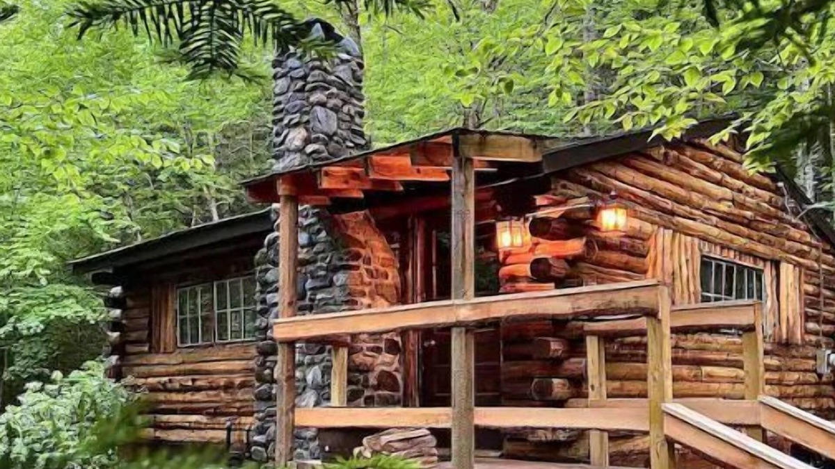 Lisbon Cabin | Rustic Log Cabin #7 - “Streamside”