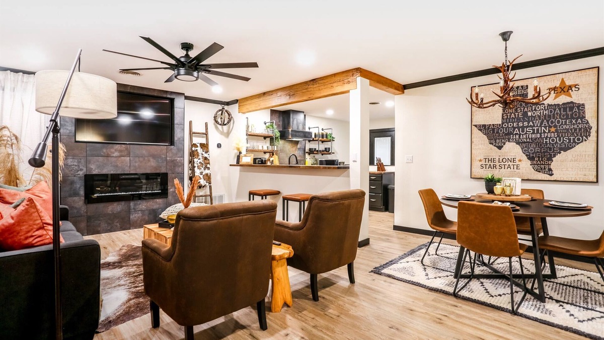 Lubbock House | Rustic-Lux 2 bedroom 2 Bath