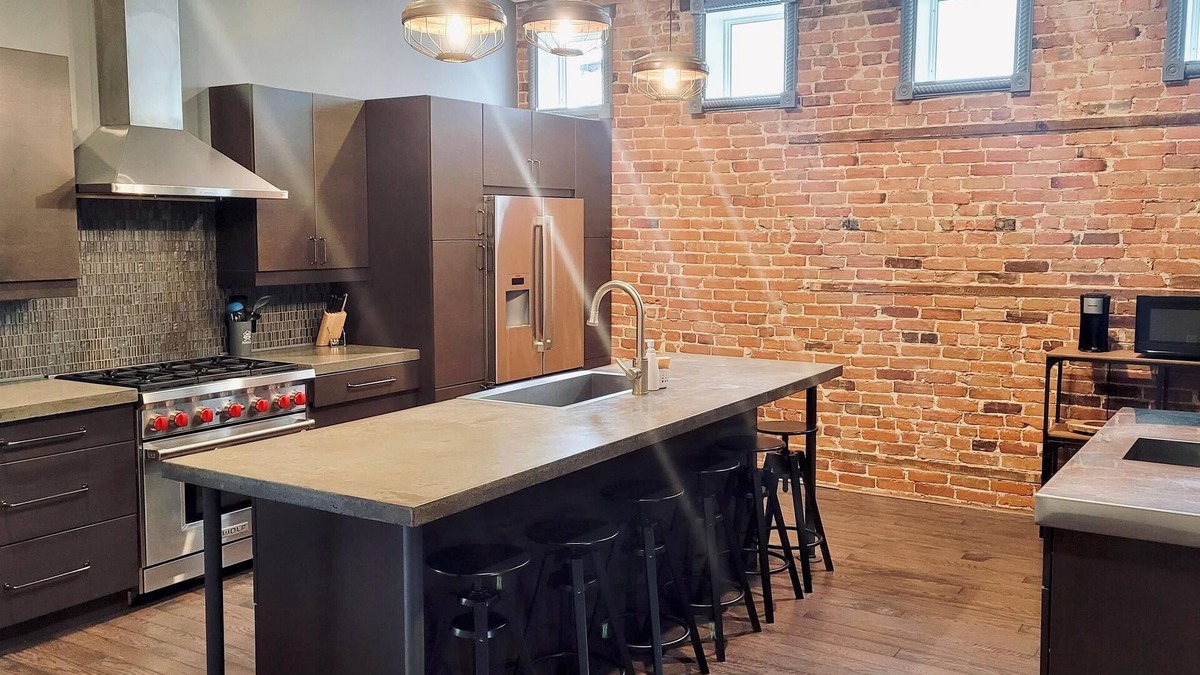 Brighton Apartment | Rustic-Meets-Modern 3BR Stay in Brighton | Walk to Shops & Parks