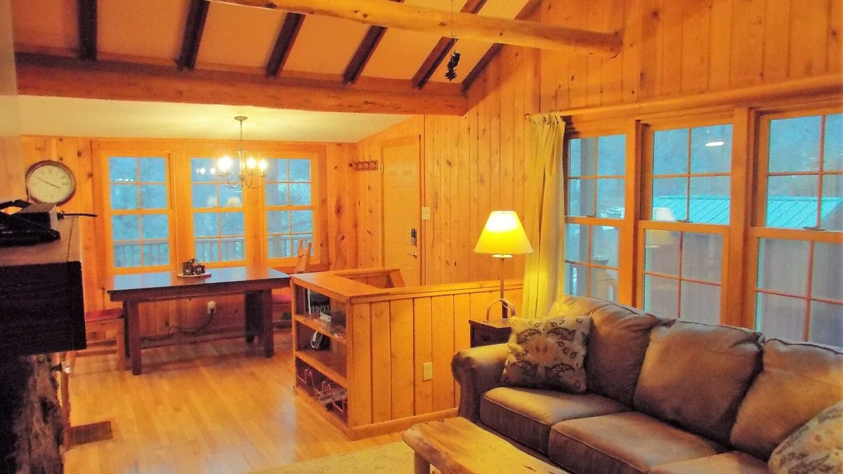 Cascade-Chipita Park Cabin | Rustic modern1928 Cabin in the heart of the Pikes Peak region.