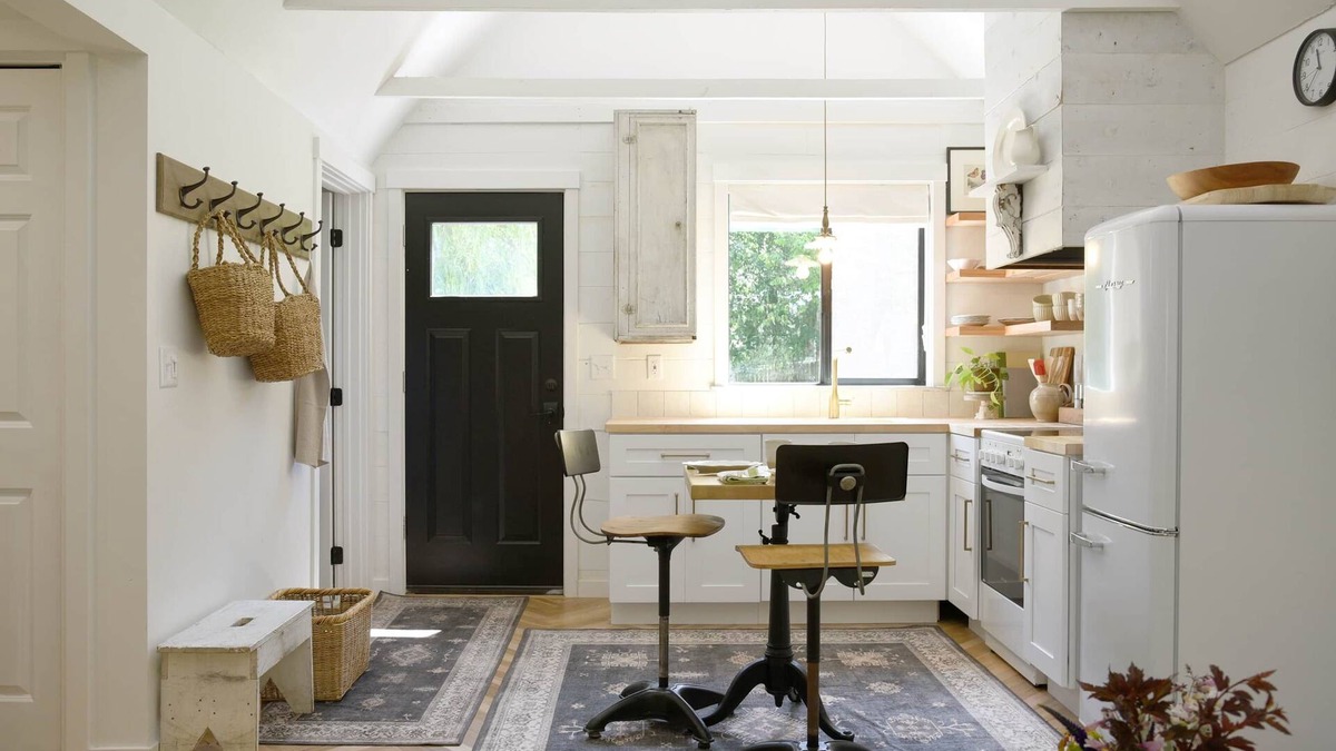 Troy House | Rustic Modern Cottage Retreat in the Heart of Troy