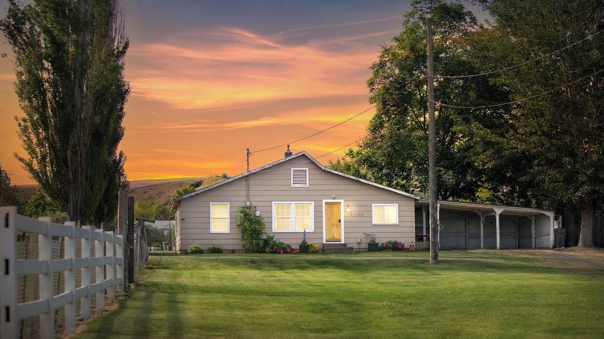 Milton-Freewater Other | Rustic modern farmhouse. Enjoy the peace and privacy of Uribe farm.