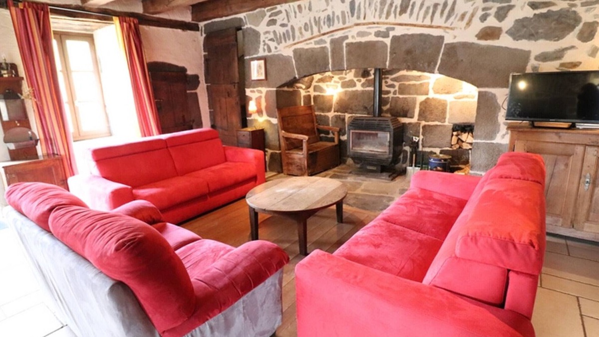 Anglards-de-Salers Cottage | Rustic Mountain Retreat: Renovated 5BR Home w/Terrace, Garden, WiFi, Near Salers & Mauriac
