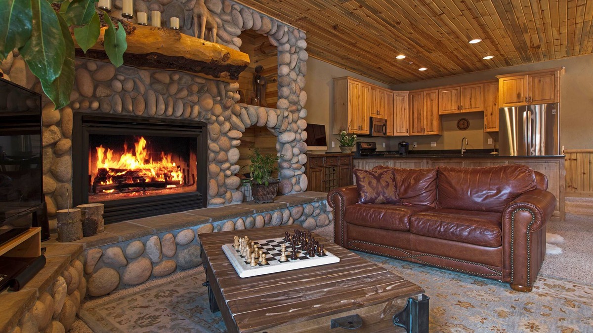 South Snyderville Basin Condo | Rustic Mountain Charm at The Canyons