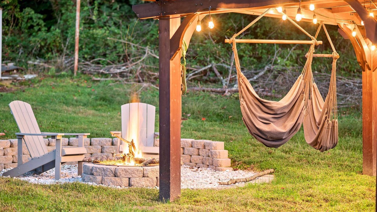 Buena Vista House | Rustic Mountain Home w Theater Room & Fire Pit, Minutes to SVU, W&L, & VMI
