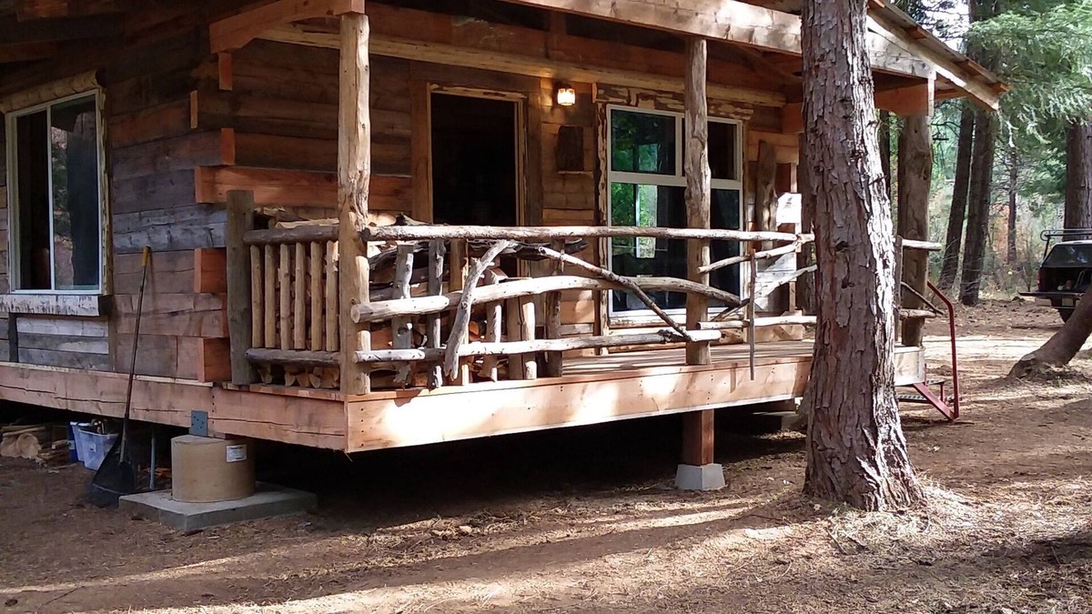 Nevada City Cottage | Rustic mountain retreat - escape to a hand-built cabin in the woods