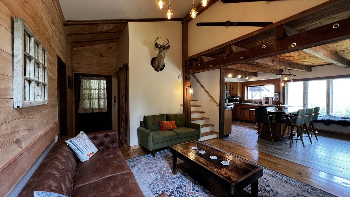 Florence Cottage | Rustic Mountain View Cottage