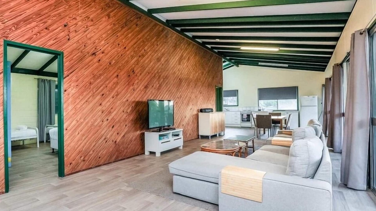 Seventeen Seventy House | Rustic Nature Escape - Family and Pet-Friendly Stay with Scenic Views and Peaceful Digital Detox