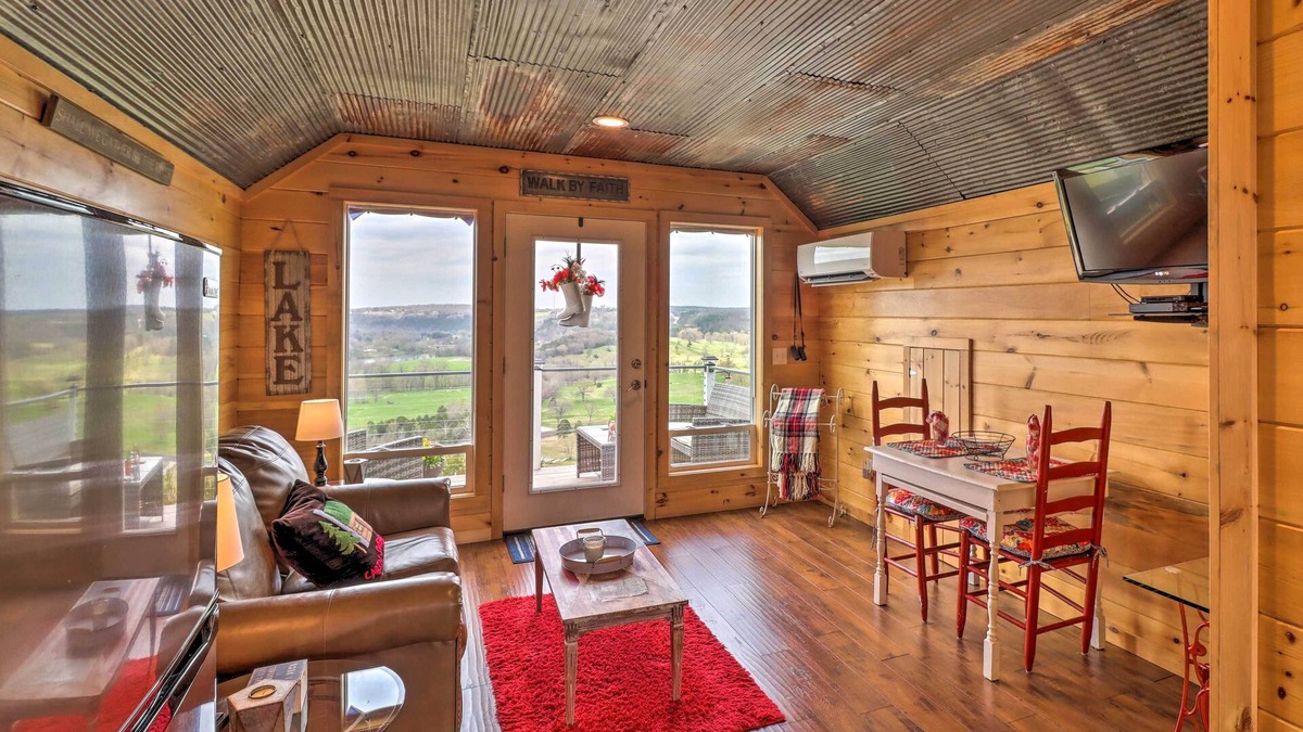 Norfork Apartment | Rustic Norfork Studio w/Million Dollar View!