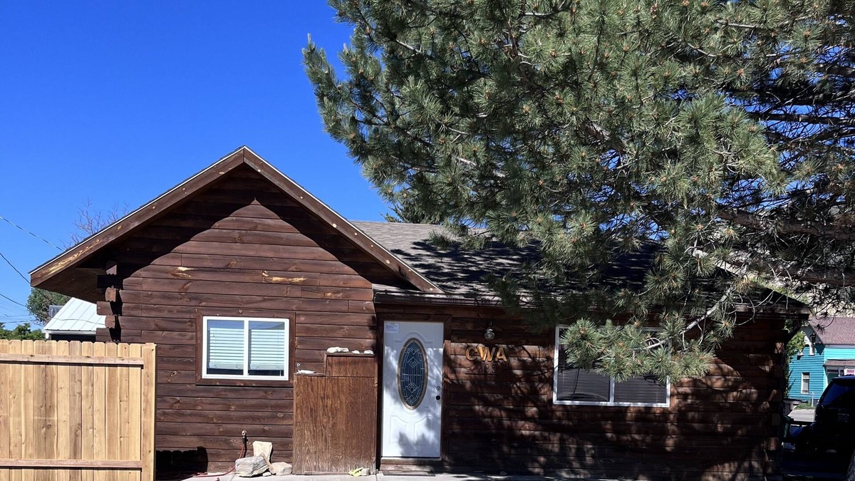 Meeker House | Rustic on Main St.
