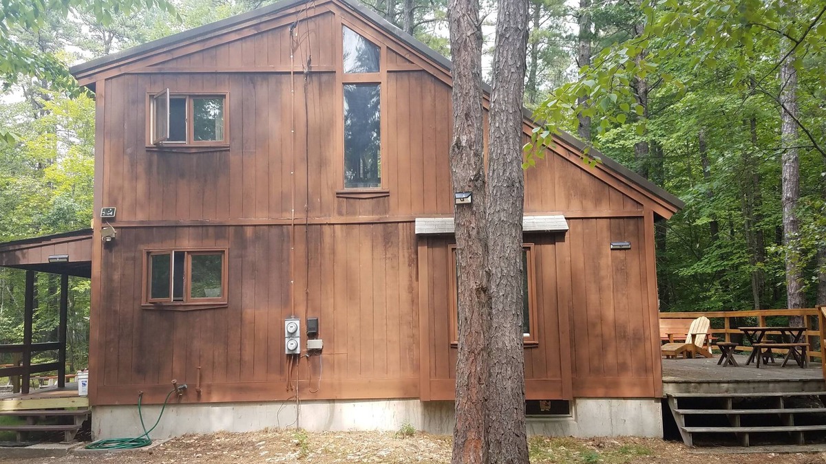 Freedom House | Rustic relaxation with modern conveniences!