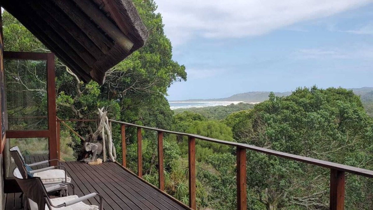 Oyster Bay Ski Chalet | Rustic remote beautiful home close to beach and African bush